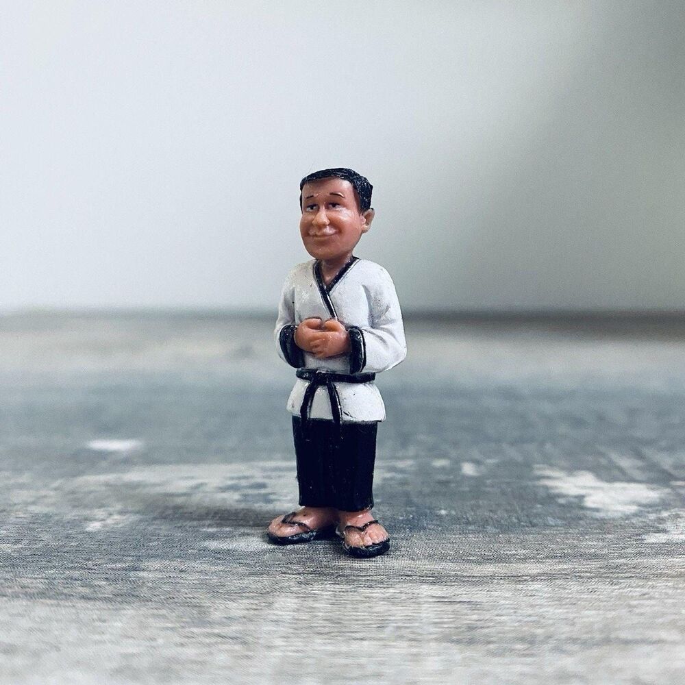 Lil Homies HOME LEE Series 6 Karate Figure - 1/32 Scale